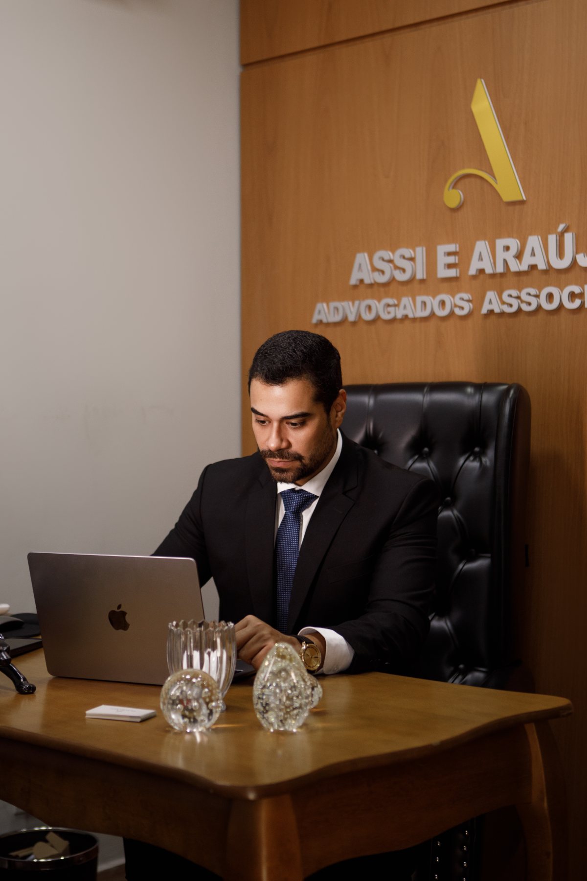 Flávio Assi no escritório